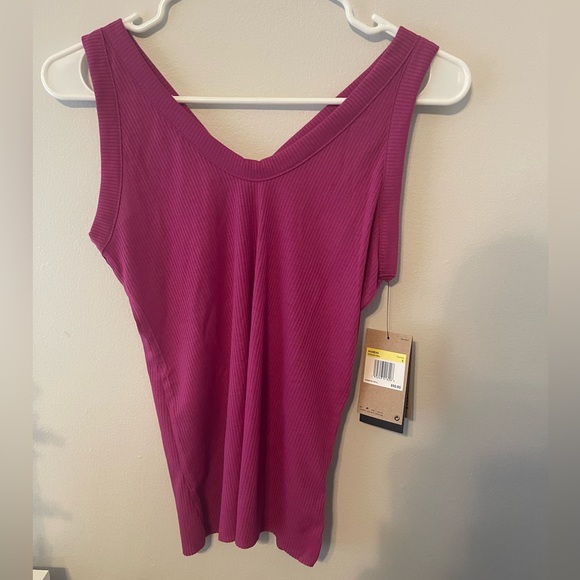 NIKE yoga workout tank - Picture 3 of 7